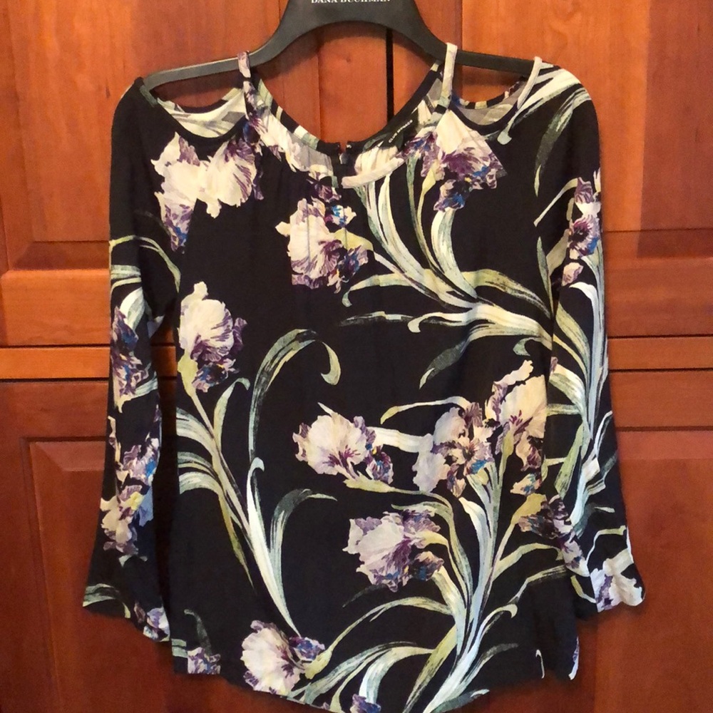 Club Monaco cold shoulder floral printed top